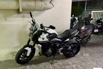 Triumph Trident 660 2021 White image 3