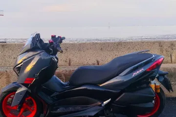Yamaha XMax 300 2019 Grey image 1