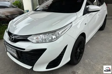 2020 TOYOTA YARIS 1.2 ENTRY White image 3