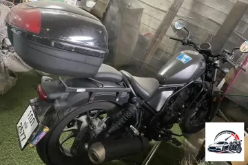 2022 Honda Rebel 300 Black Top Box Included image 1