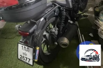 2022 Honda Rebel 300 Black Top Box Included image 2