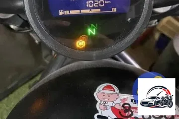 2022 Honda Rebel 300 Black Top Box Included image 4